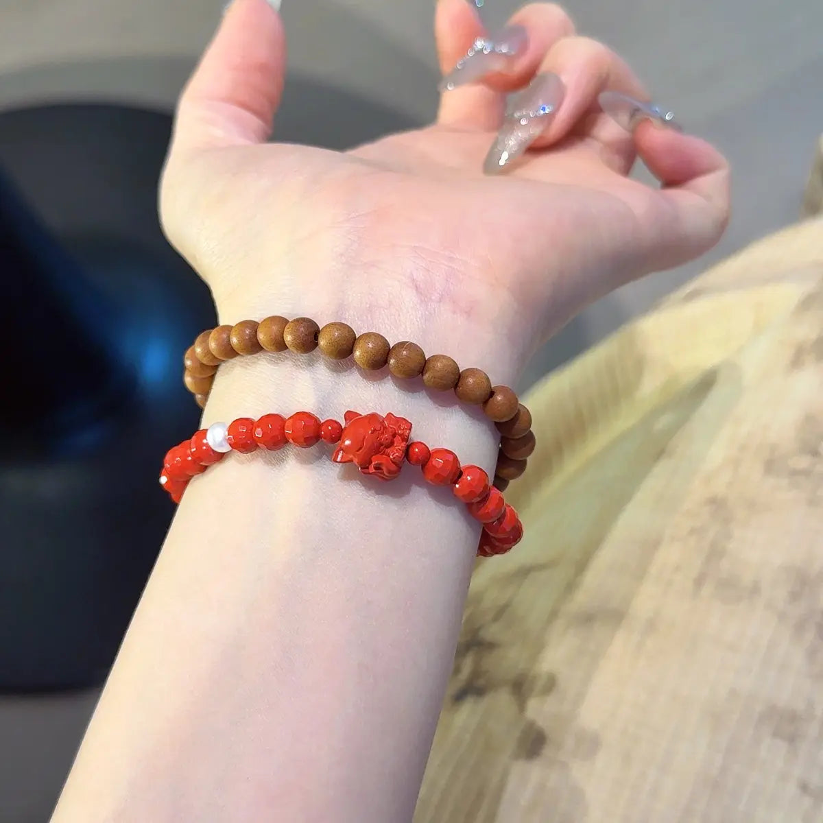 Handcrafted shopify--jewelry-material-1dyzjxql; shopify--jewelry-material-bjo6nad9; cinnabar; sandalwood; shell-pearl Detail for Healing - Astara