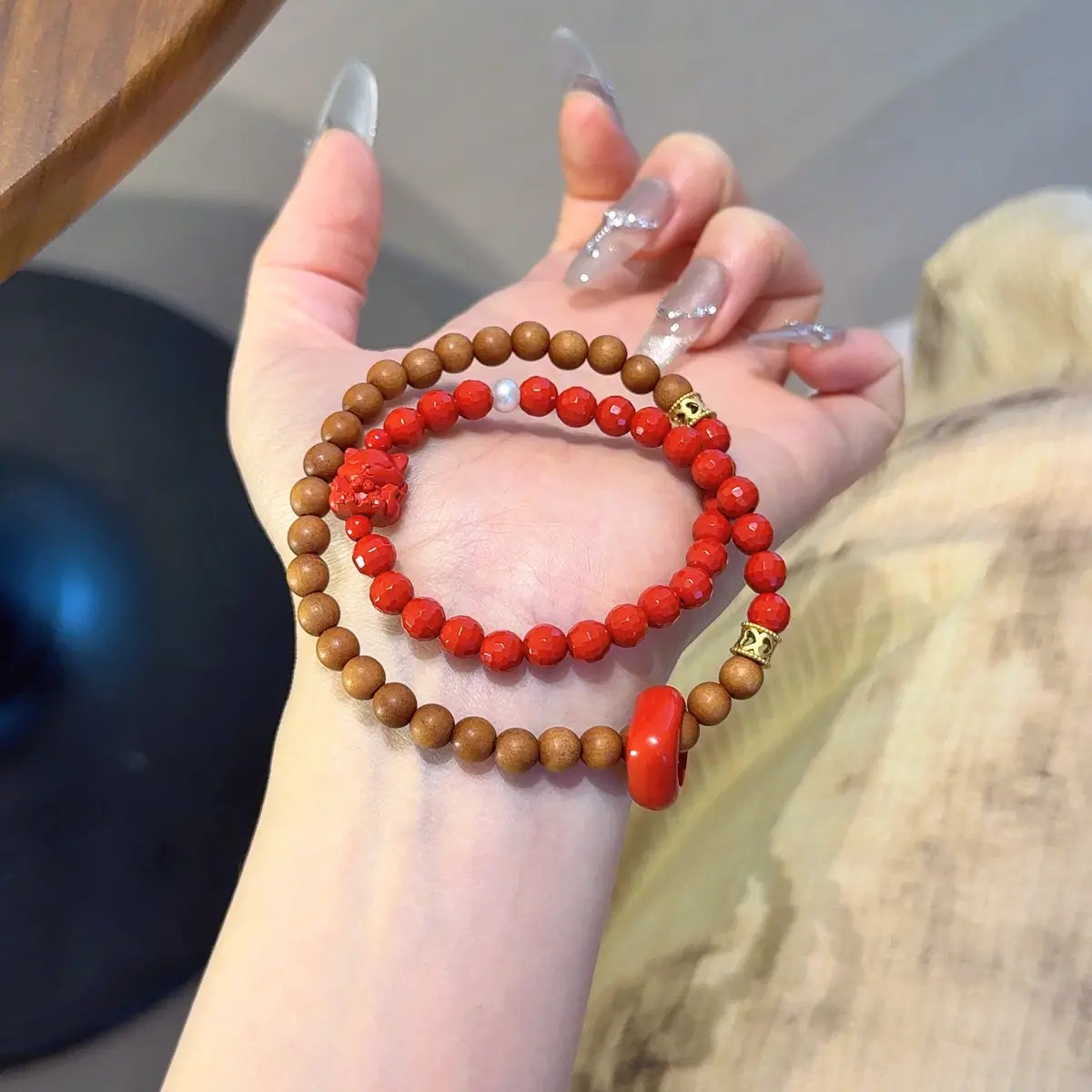 Handcrafted shopify--jewelry-material-1dyzjxql; shopify--jewelry-material-bjo6nad9; cinnabar; sandalwood; shell-pearl Detail for Healing - Astara