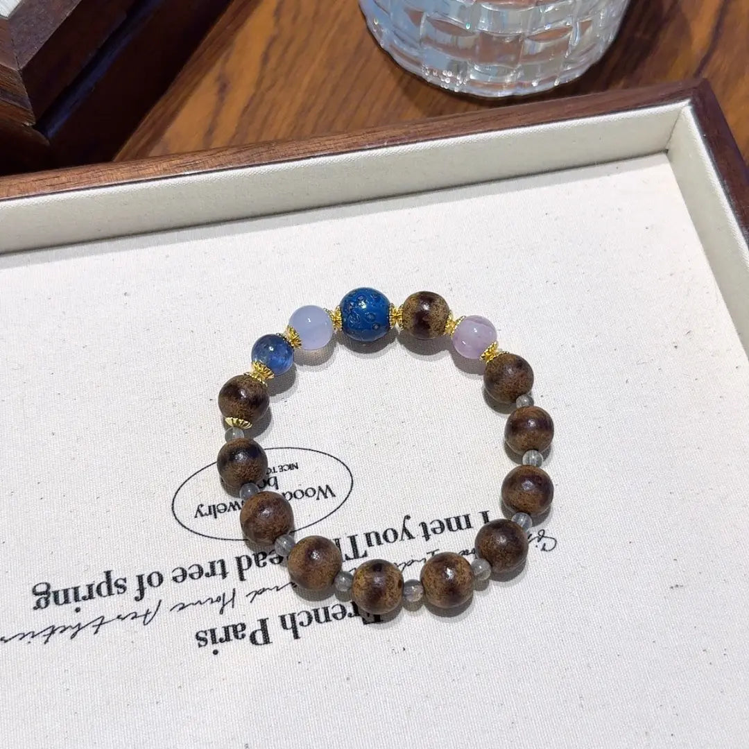 Handcrafted shopify--jewelry-material-1dyzjxql; blue-kyanite; labradorite; amethyst; agarwood; blue-lace-agate Detail for Healing - Astara