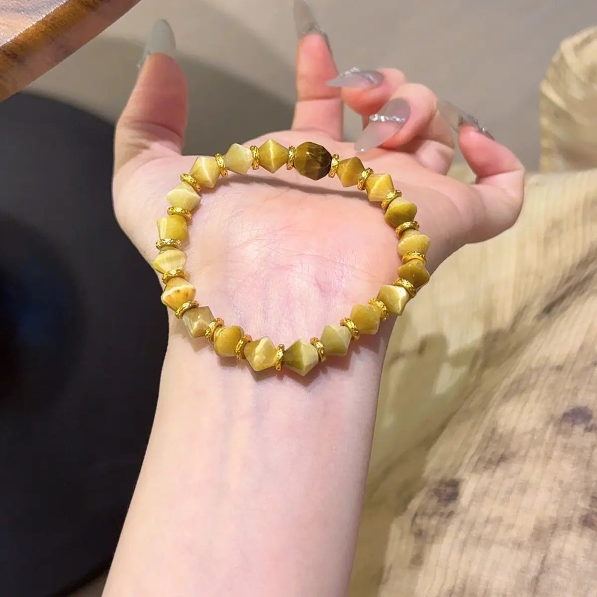 faceted golden tiger eye bracelet for wealth focus and career success